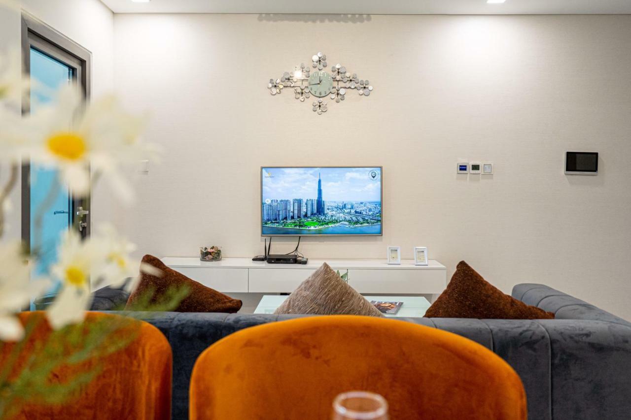 Saliza Sky - Landmark 81 Tower *